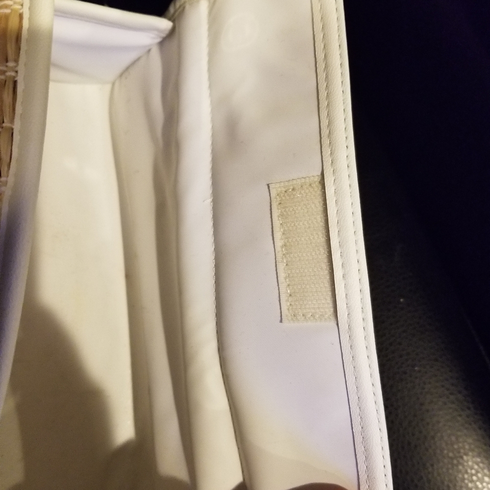 Bvlgari HydraThe Vitalisant Makeup / Toiletry Bag - Picture 8 of 16